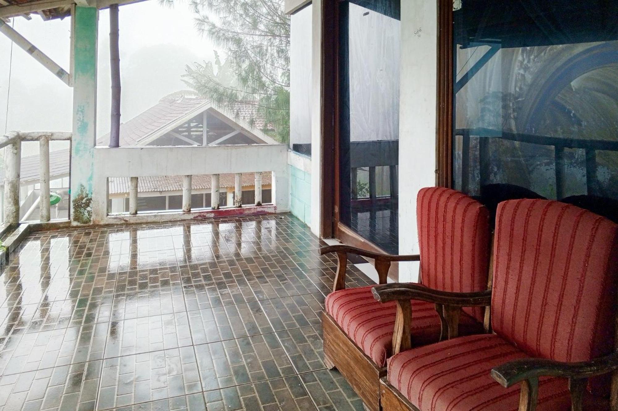 Villa Kampus Near Taman Safari Cisarua Puncak Redpartner 茂物 外观 照片