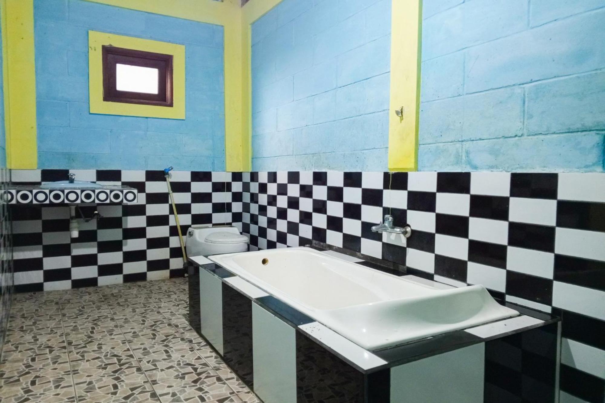 Villa Kampus Near Taman Safari Cisarua Puncak Redpartner 茂物 外观 照片